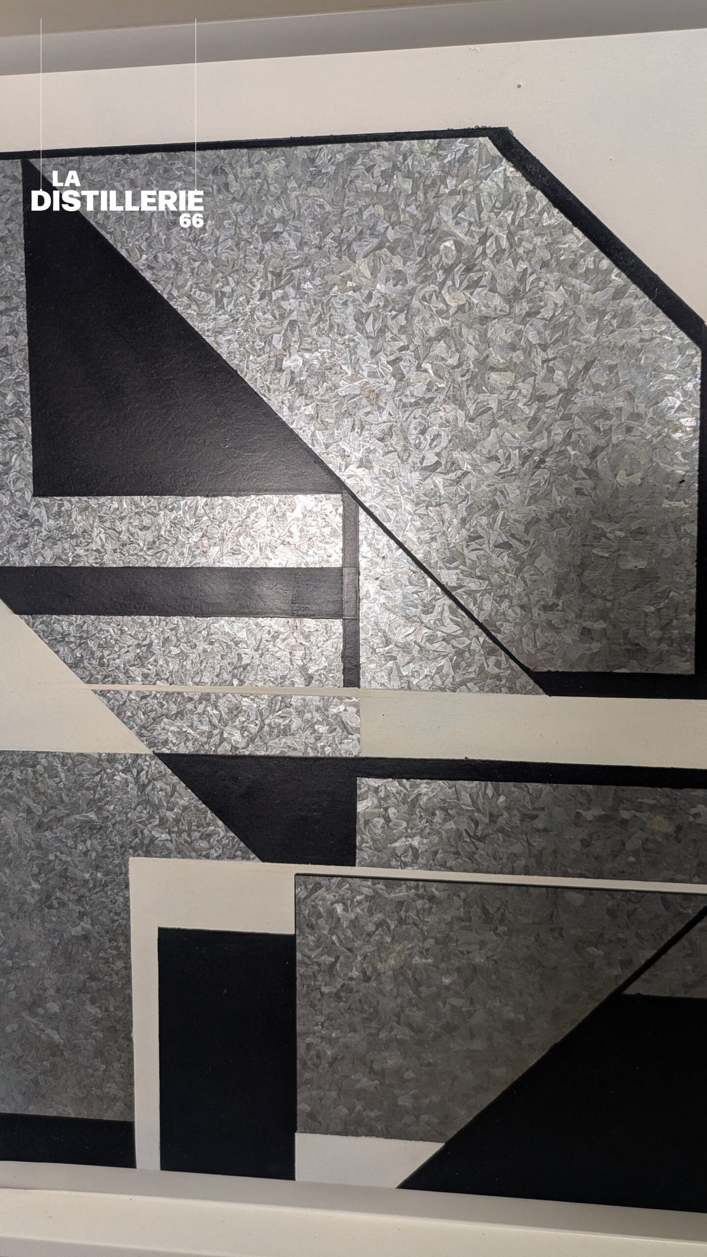 BWmetal — création de Toncé sur métal, abstraction urbaine et écriture graphique