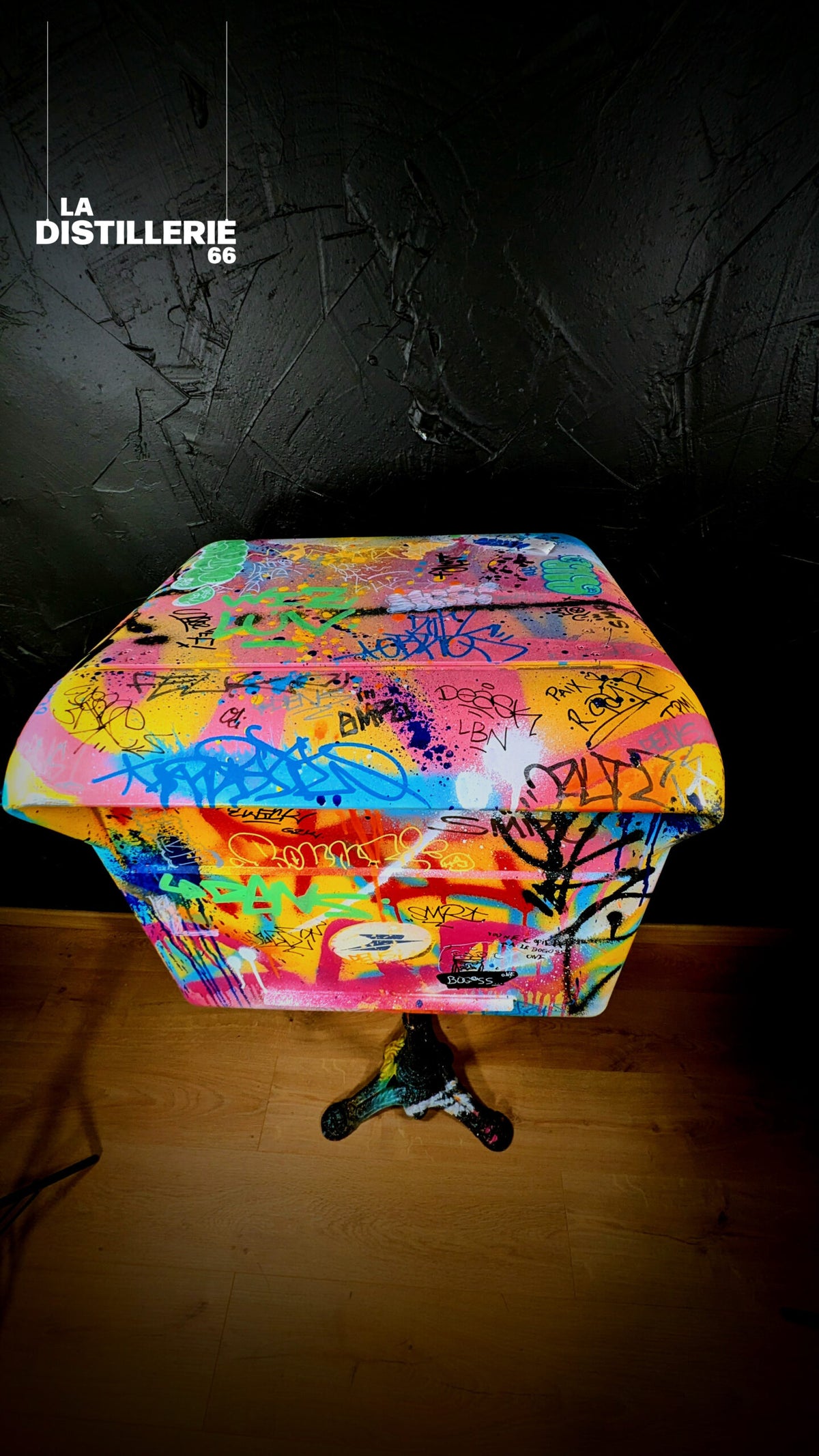 Mail Box — pièce de street art de Faki et One Siker en spray et acrylique