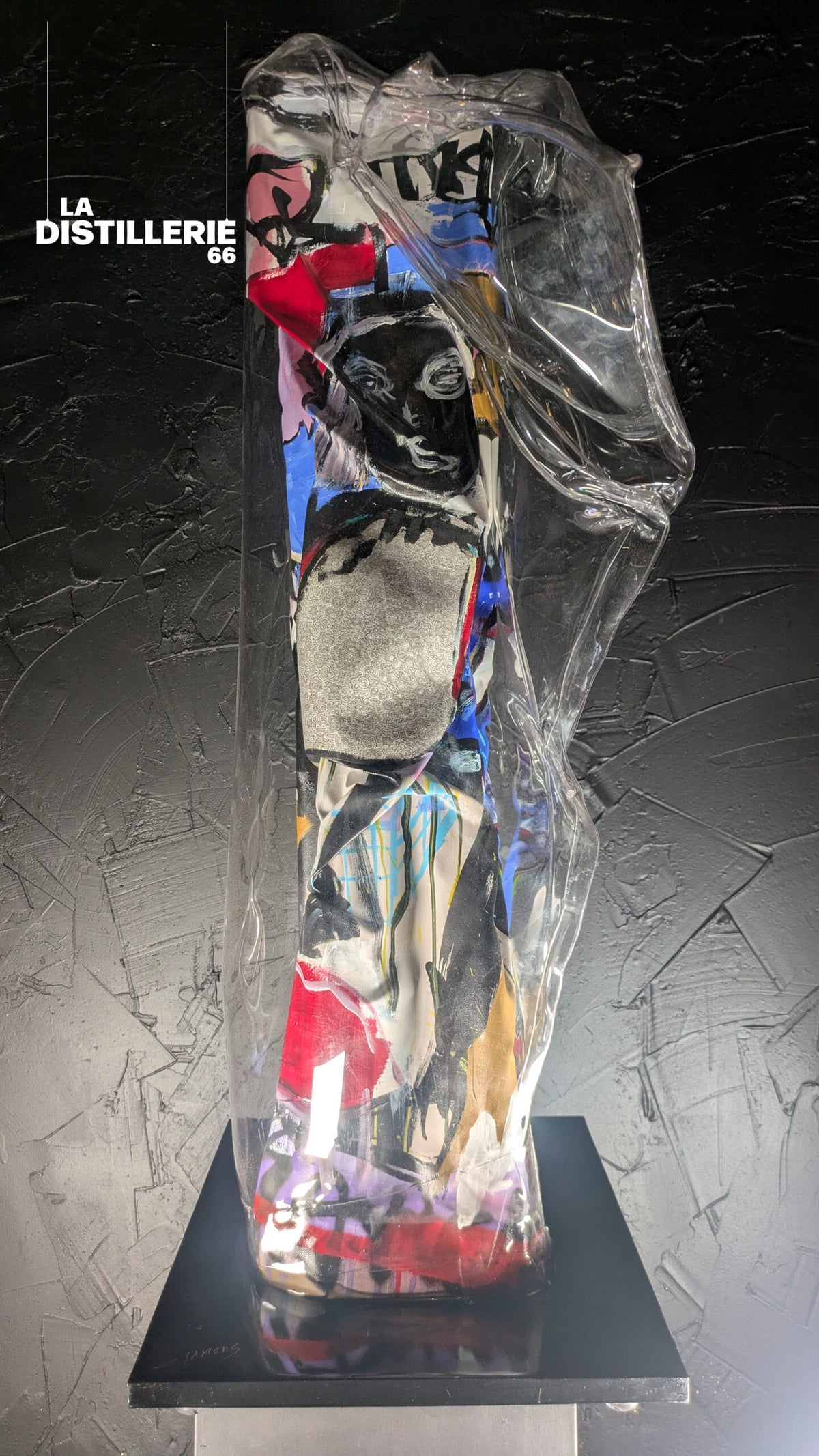 Œuvre Mistral Gagnant par Thierry Clamens — totem contemporain entre peinture, sculpture et art brut