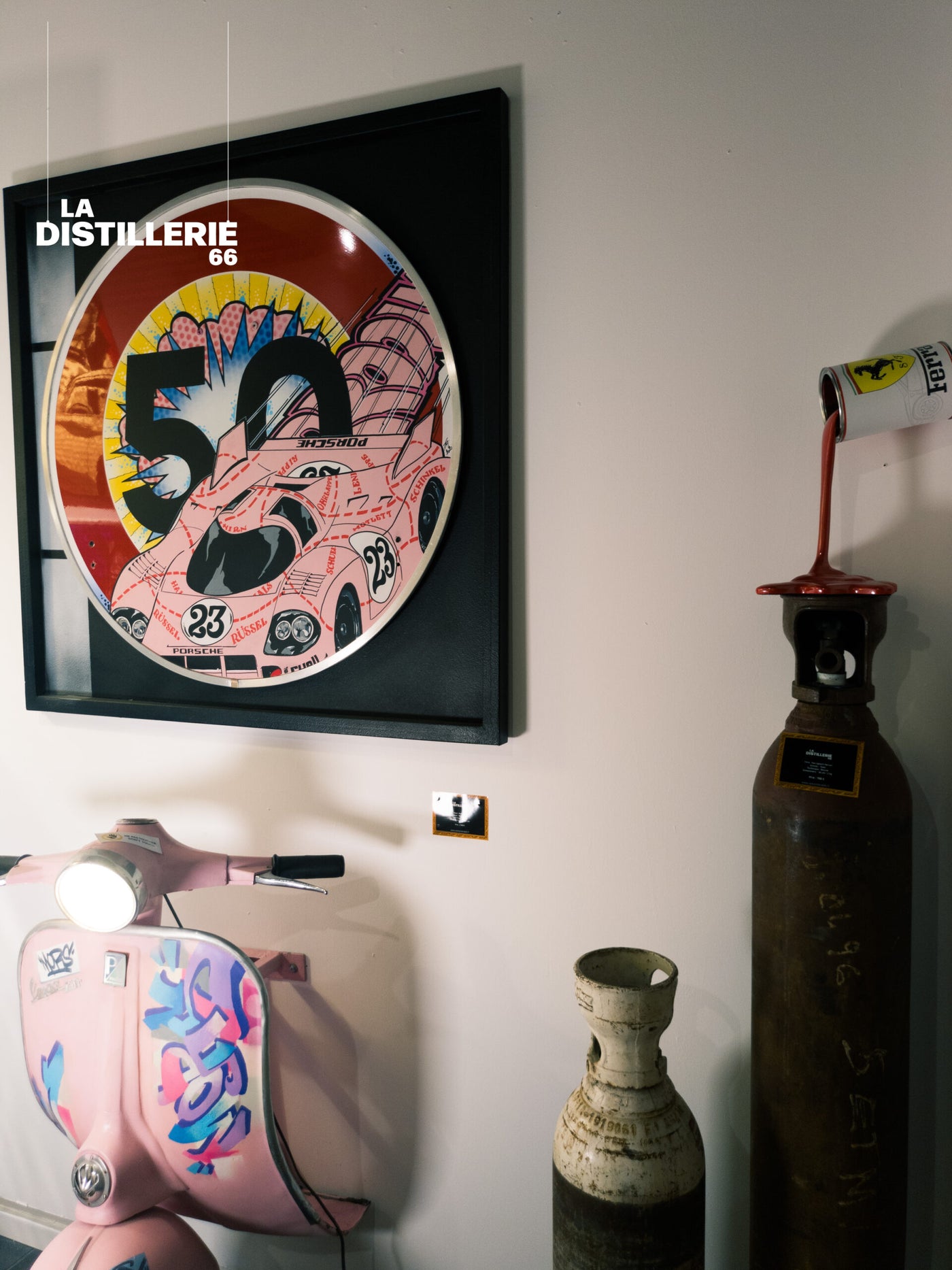 Œuvre Porsherie par Daddy Graff — panneau routier détourné et culture automobile