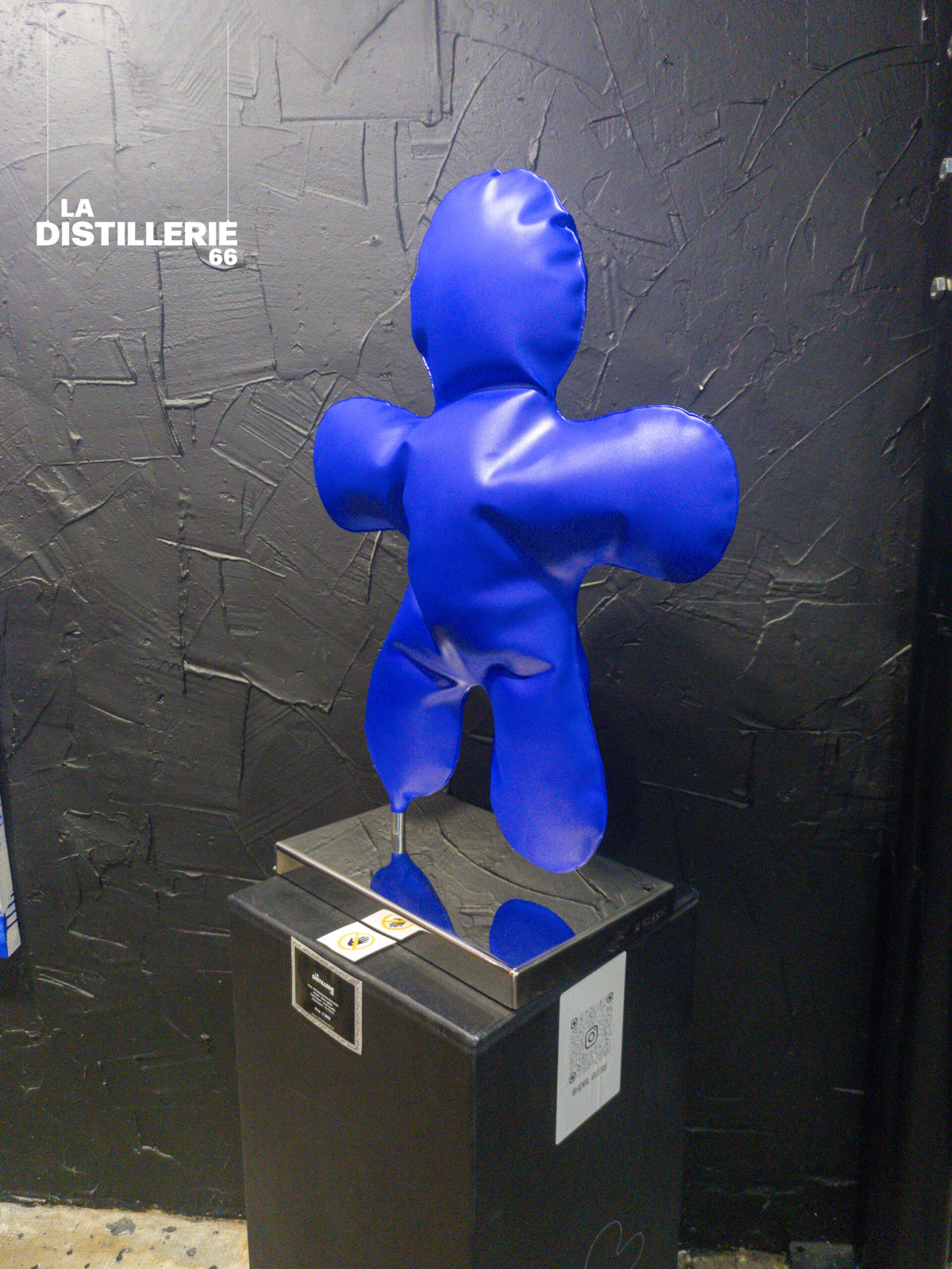 Œuvre en acier soufflé Petit Bonhomme bleu 73 cm de Henri Iglesis — sculpture contemporaine