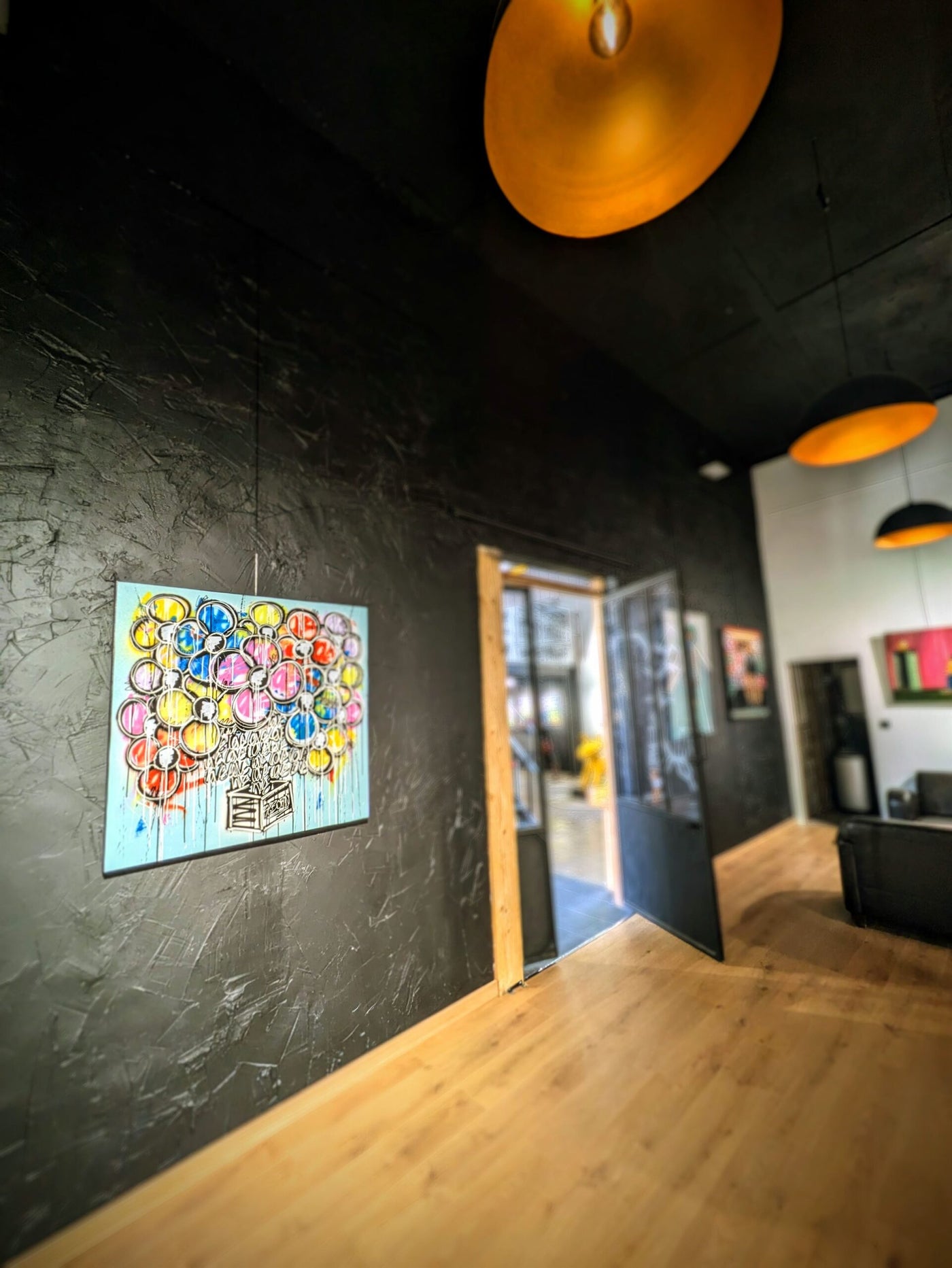 Œuvre Reborn par Mr Yerro — spray, acrylique et motifs floraux graphiques