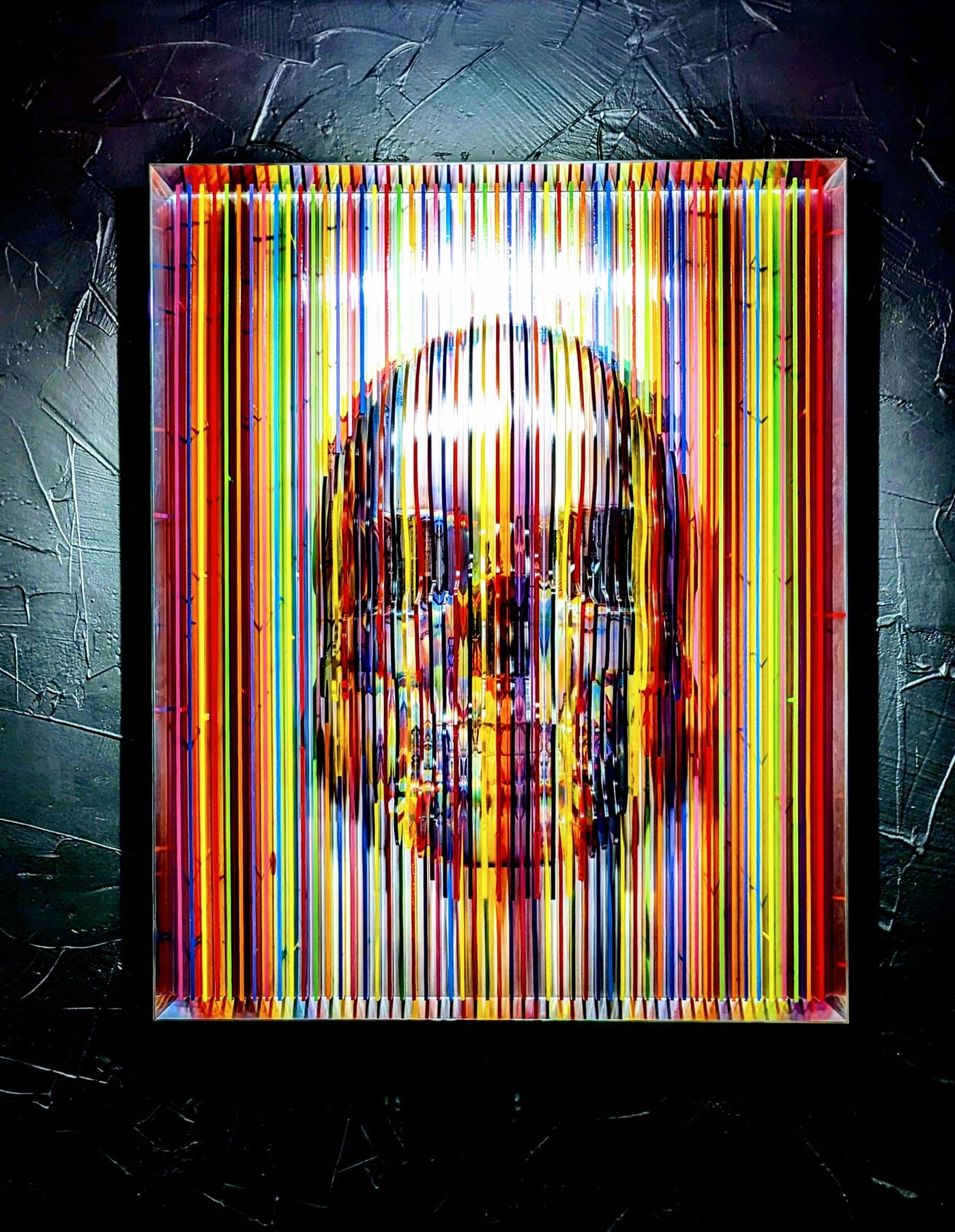 Skull Colors — œuvre cinétique originale d’Alx Slice Art en plexiglas coloré