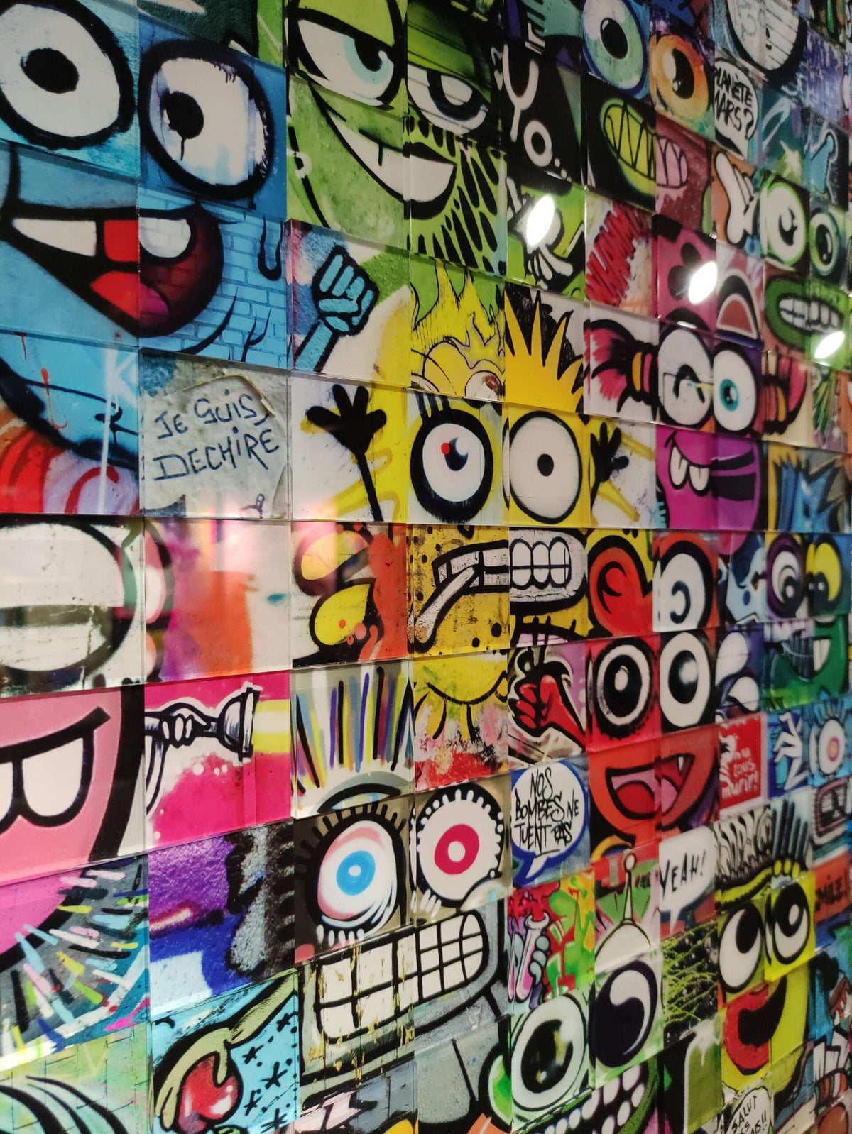 Les P'tites Bestioles par Arykp — œuvre contemporaine réunissant des fragments de graffiti du monde entier