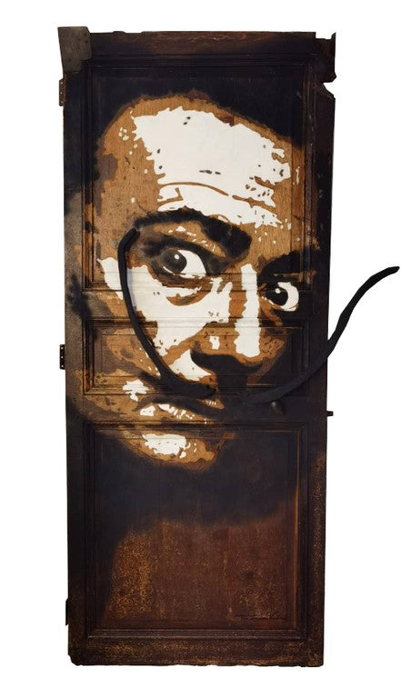 Dali — œuvre originale de Thomas Vinas en technique mixte sur porte ancienne
