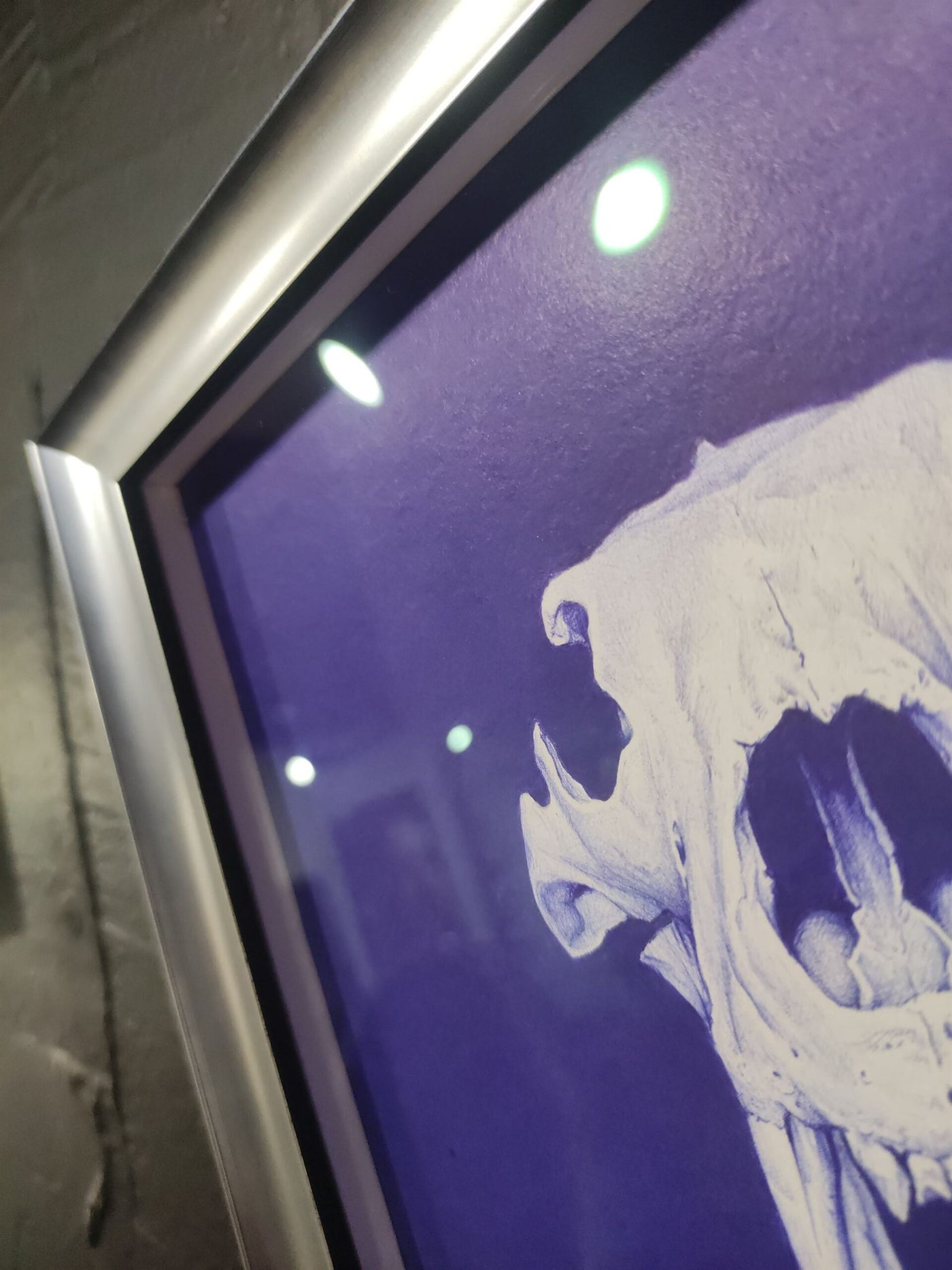 Bestial par Beus — œuvre originale au stylo Bic, crâne préhistorique et art contemporain