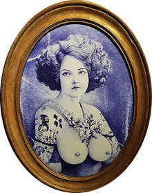 Casque d’Or — œuvre originale de l’artiste Beus au stylo Bic inspirée d’Amélie Élie et de la Belle Époque