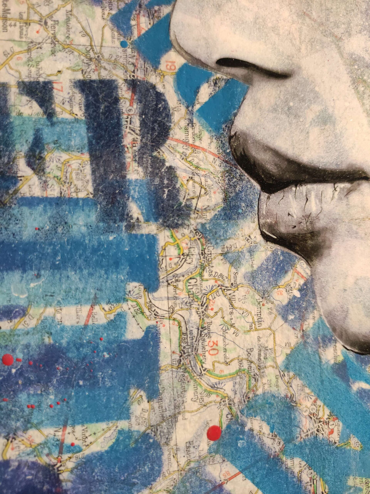 Marianne Fragment #2 — œuvre originale de Maxime Andriot sur imitation béton, collage et peinture