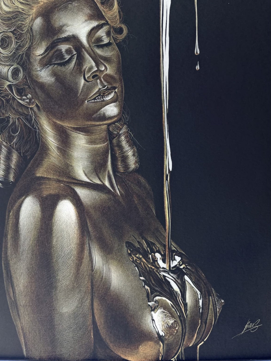 Le Bol Sein — BEUS — détail de la figure en tonalités or et bronze