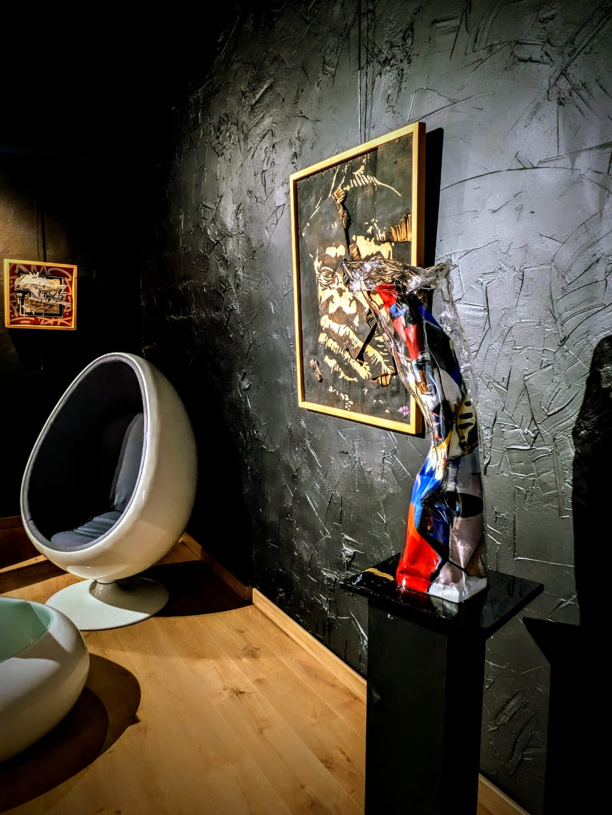 Confusion de Thomas Vinas — art contemporain en technique mixte sur bois, style contemporain