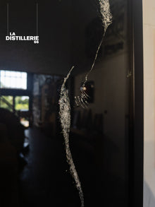 Détail de Contre-Jour 1 de Méta — fissures maîtrisées et impacts sur verre