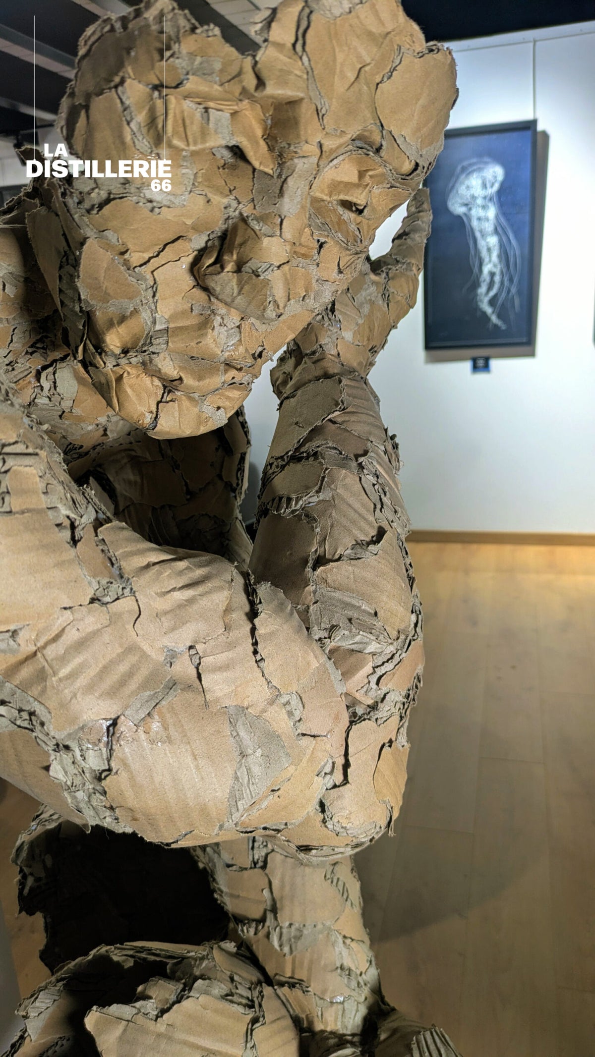 Équilibre — sculpture de l’artiste Éric Montaux en matériaux mixtes