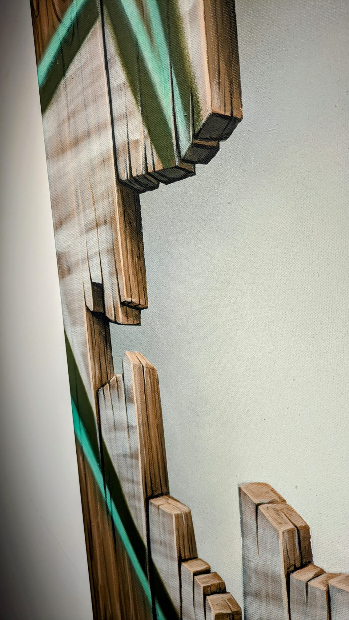 Essence Urbaine de Vile — graffiti et jeu entre bois, vide et illusion de mur