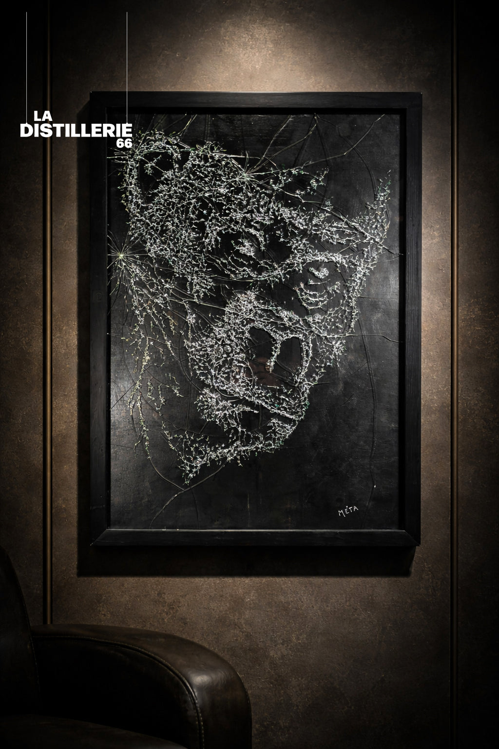 Gorille — œuvre de l’artiste Méta en verre brisé, tableau contemporain
