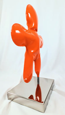 Sculpture Petit Bonhomme orange de l’artiste Henri Iglesis — acier soufflé et soudure