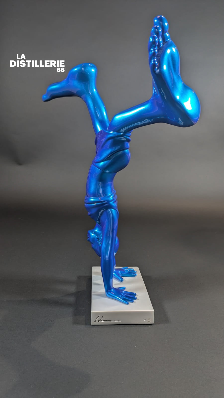 Nena par Idan Zareski — œuvre sculpturale de la série Bigfoot