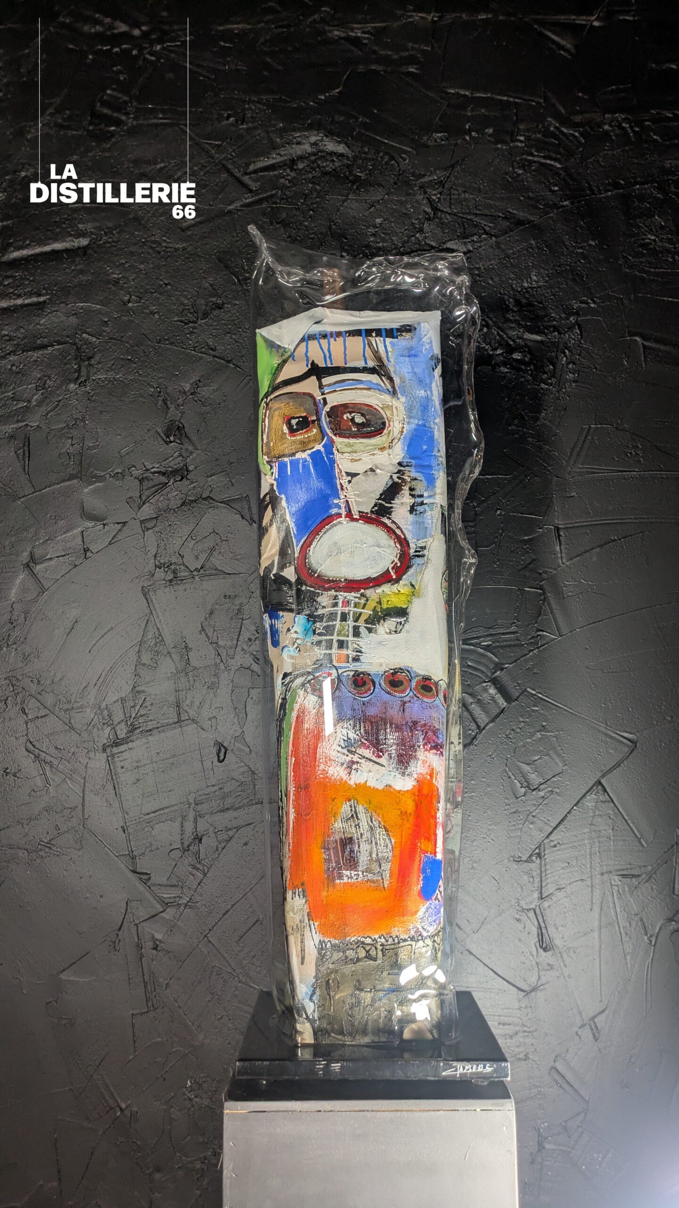Œuvre Les Promeneurs par Thierry Clamens — totem contemporain entre peinture, sculpture et art brut