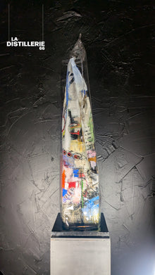 Les Promeneurs — création de Thierry Clamens, sculpture en bois entoilé protégée par plexiglas