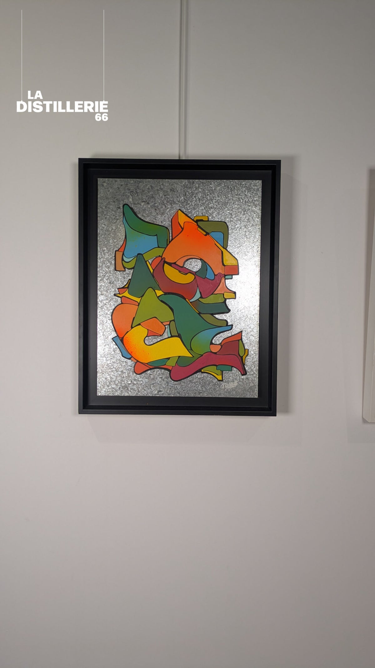 Letters Flow par Toncé — art abstrait urbain sur plaque métallique