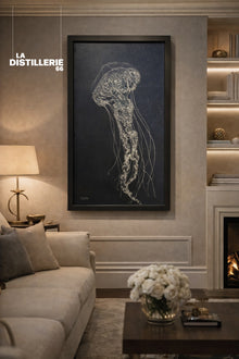 Méduse — œuvre de l’artiste Méta en verre brisé, tableau contemporain