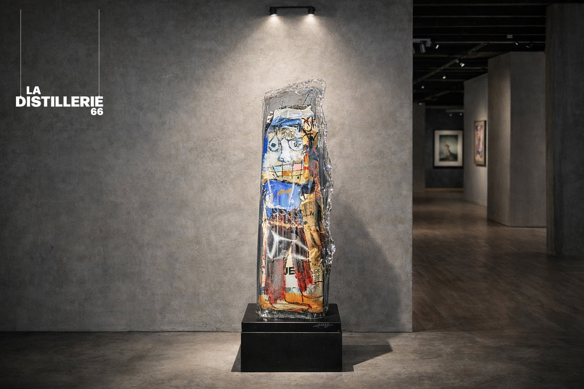 Moulin Rouge — sculpture de Thierry Clamens mêlant bois, toile et plexiglas