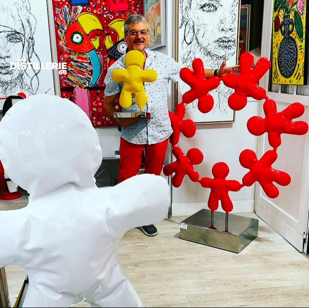 Petit Bonhomme jaune de Henri Iglesis — sculpture contemporaine en acier soufflé sur socle inox