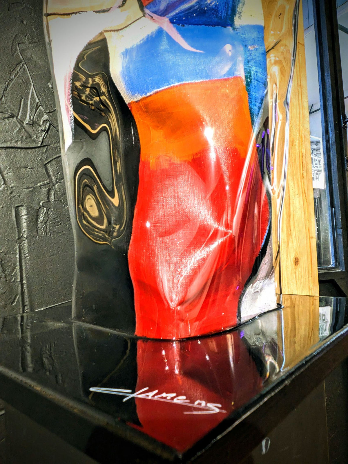 Double Face par Thierry Clamens — totem sculptural, toile peinte et plexiglas
