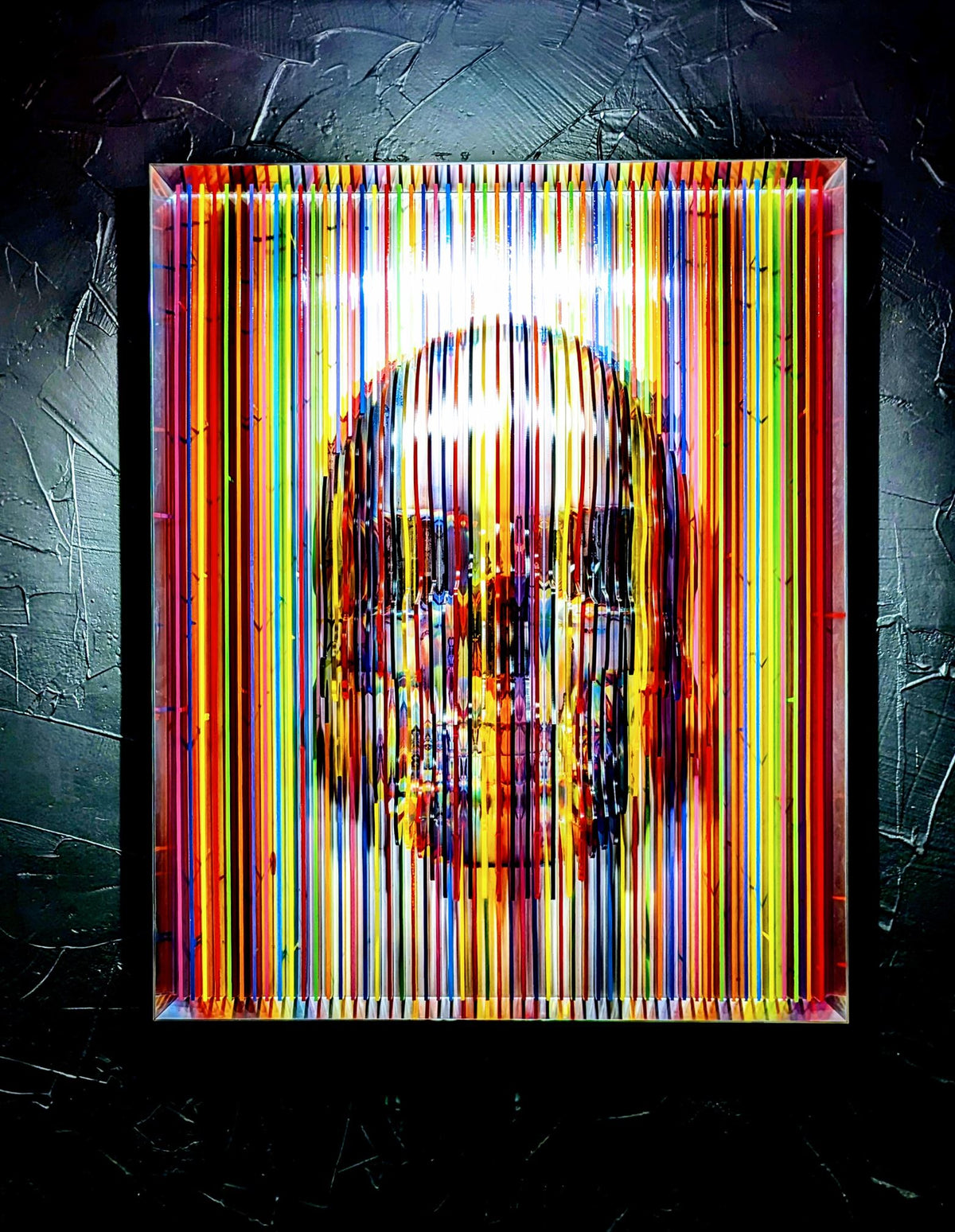Skull Colors — œuvre cinétique originale d’Alx Slice Art en plexiglas coloré