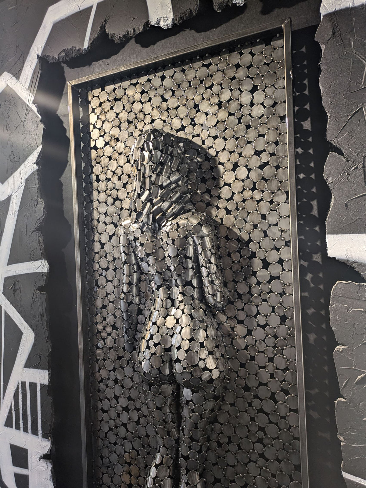 Sculpture Elisa de Haro — acier thermolaqué et relief mural contemporain