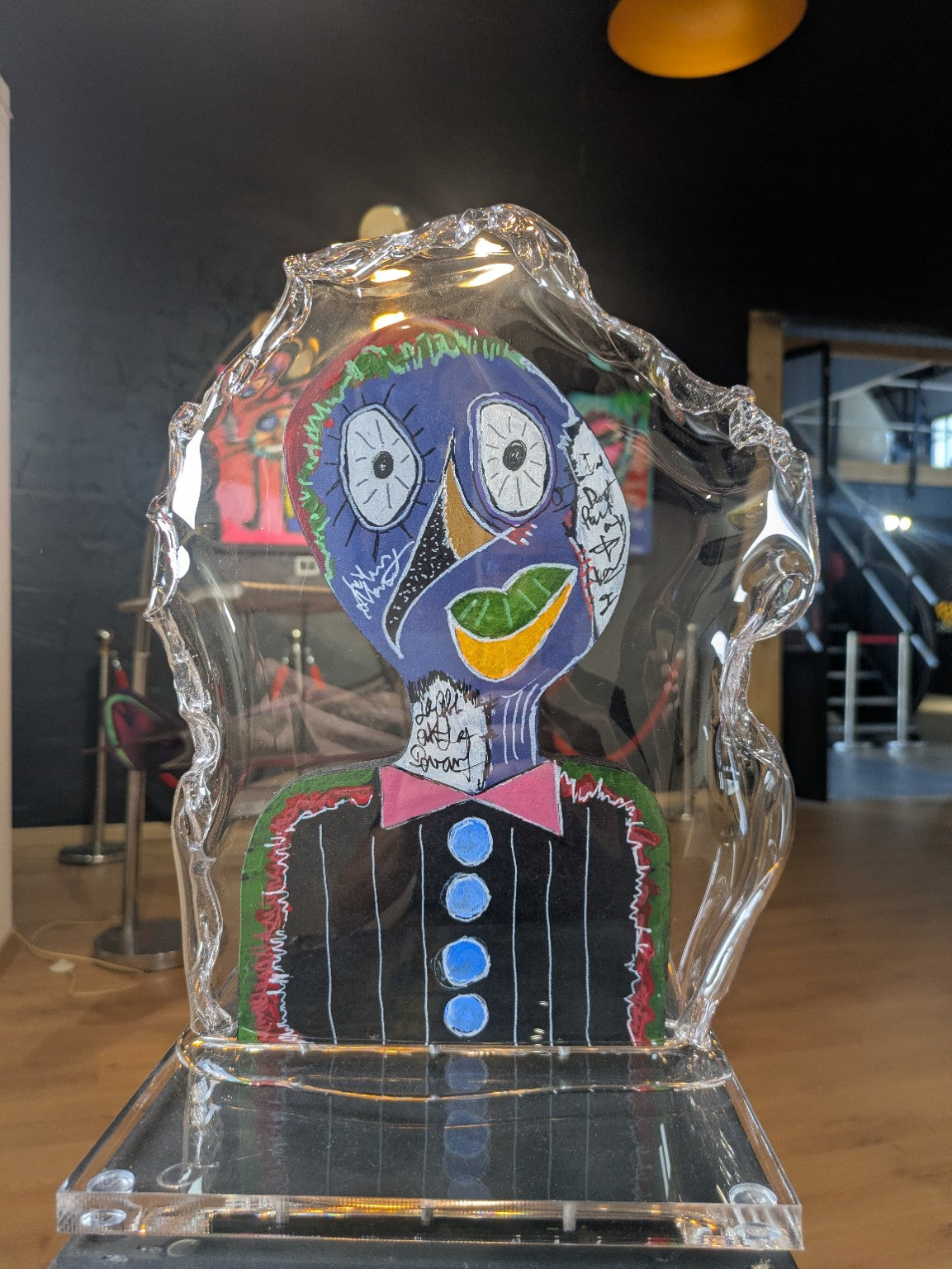 Thierry Clamens, L’écoute (2026), autre face de la sculpture, portrait bleu