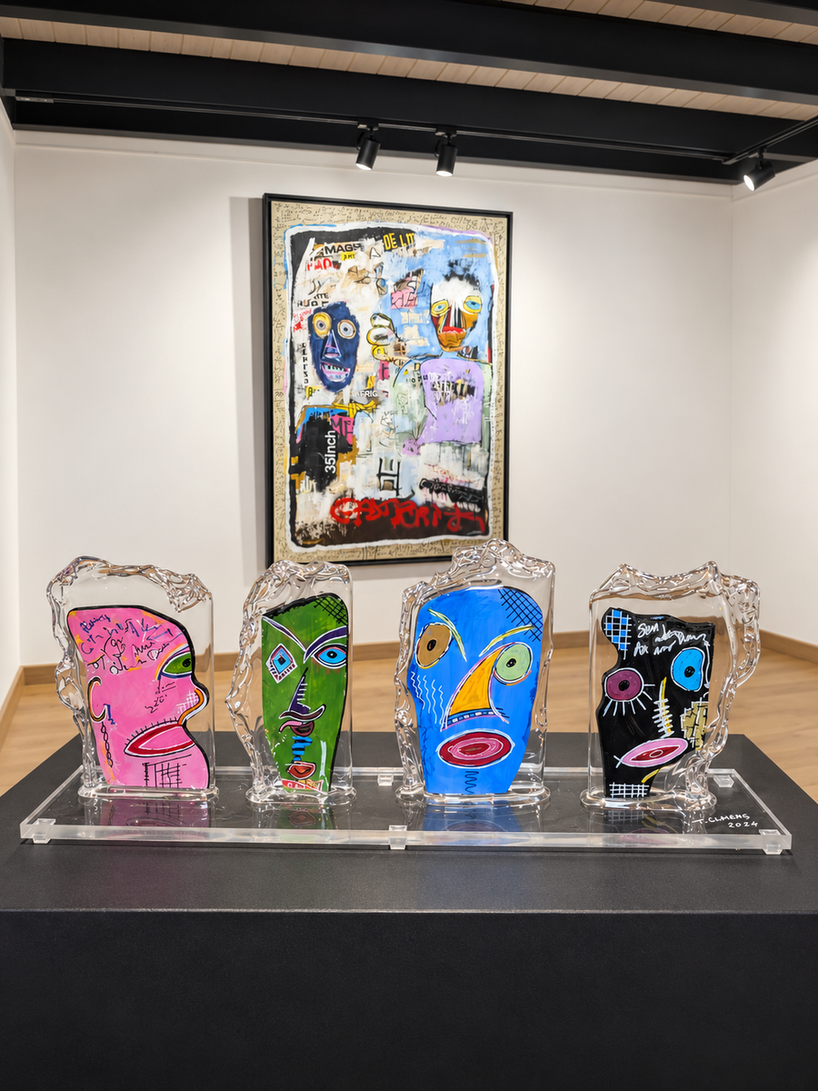 Thierry Clamens, Les Daltons, ensemble de quatre portraits peints sous enveloppes transparentes, vue générale