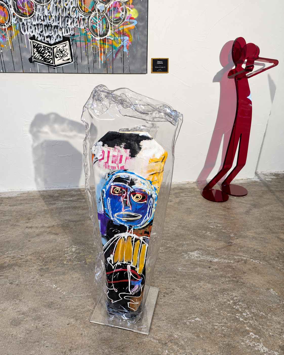 Thierry Clamens, Un pas de côté 2, œuvre exposée dans La Distillerie 66 avec d'autres sculptures