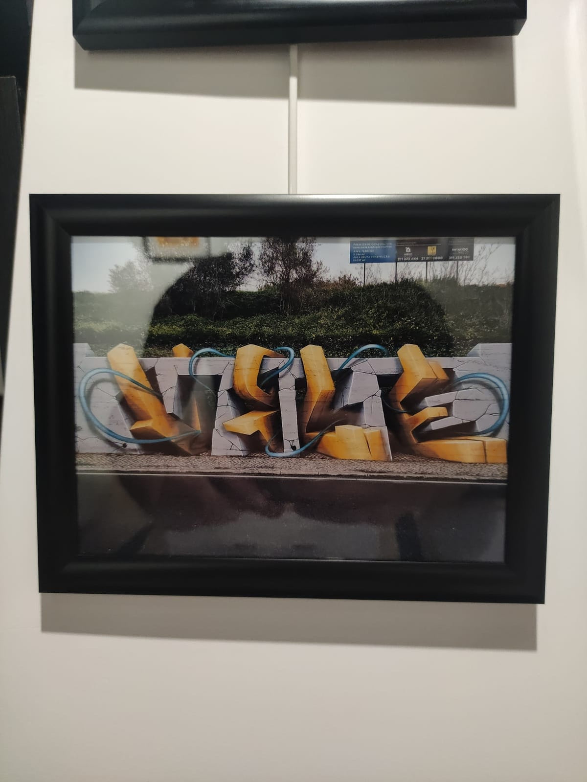 Double V — aquarelle de Vile inspirée de son travail mural en street art