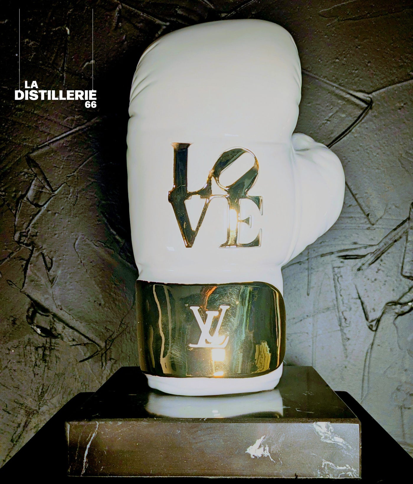 White Love — sculpture Pop Art de Naor en résine